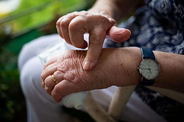 Découvrez comment l'ozonothérapie pourrait transformer le traitement de l'arthrite goutteuse.